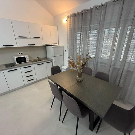 Apartments Andela Petrcane Exteriér fotografie